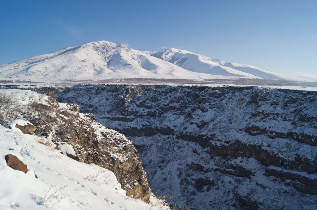 Касахское ущелье и гора Ара